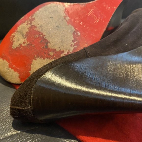 ADORABLE brown suede lace up Louboutin Red Bottom COPMFORTABLE booties 38 1/2 - Picture 8 of 9